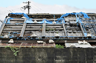 屋根が台風で壊れてしまった・屋根修理・屋根補修